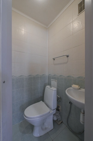 Купить трехкомнатную квартиру в Ростовской области. Вариант № 3414508, 19, площадь -  квм, цена 12950000 рублей