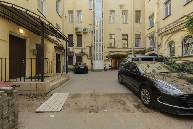 . Вариант № 352130, 18, площадь - 32 квм, цена 9490000 рублей