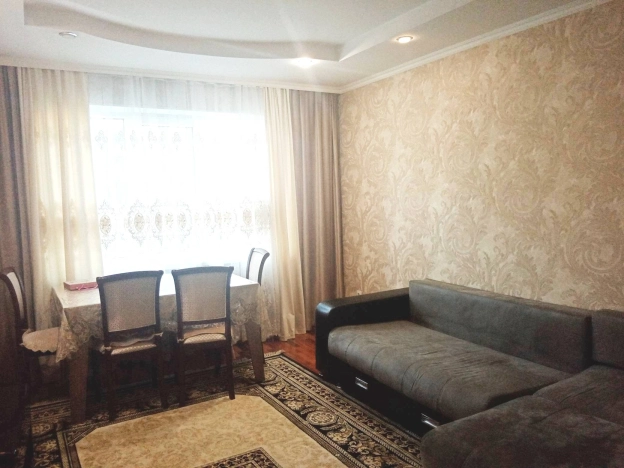 Купить трехкомнатную квартиру в Омске. Вариант № 2699, 4, площадь -  квм, цена 7500000 рублей