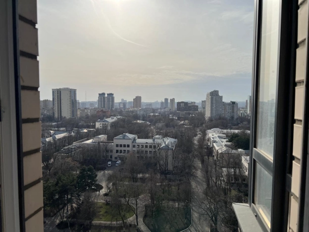 Купить однокомнатную квартиру в районе Кировский в Ростове-на-Дону. Вариант № 27892, 19, площадь -  квм, цена 6400000 рублей