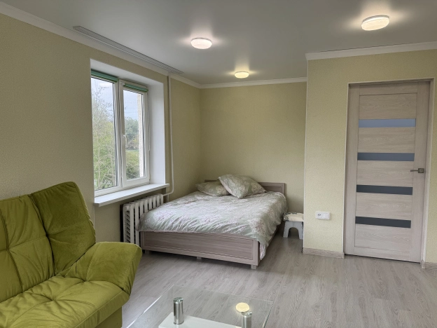 Купить однокомнатную квартиру на улице Олимпийская в Калининградской области. Вариант № 1808307, 4, площадь -  квм, цена 2450000 рублей