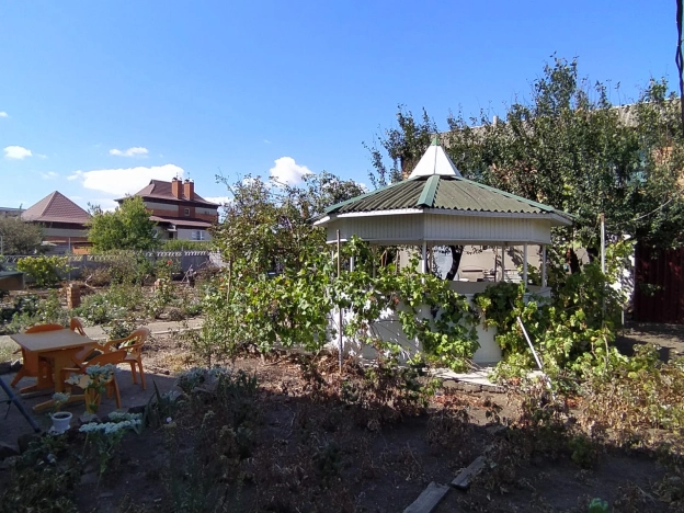 Купить дом на улице Гранатовая в Краснодарском крае. Вариант № 3762374, 42, площадь -  квм, цена 11400000 рублей