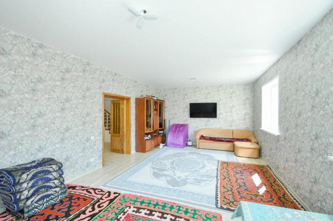 Купить дом в районе Калининский в Новосибирске. Вариант № 54292, 3, площадь -  квм, цена 8900000 рублей