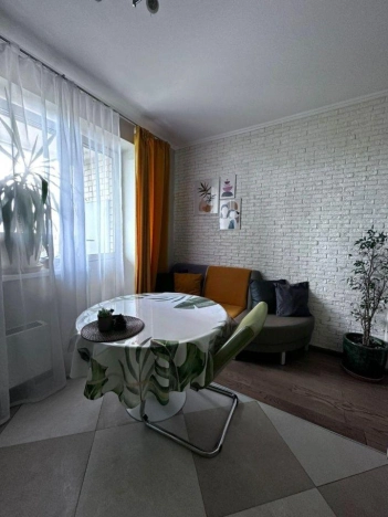 Купить однокомнатную квартиру на улице Шелепихинская набережная в Москве. Вариант № 9973684, 7, площадь -  квм, цена 12000000 рублей