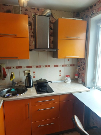 Купить трехкомнатную квартиру в районе Калининский в Новосибирске. Вариант № 3995681, 10, площадь -  квм, цена 3750000 рублей