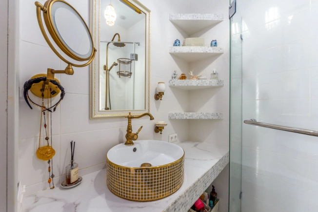 Купить двухкомнатную квартиру в районе Центральный в Калининграде. Вариант № 52852, 17, площадь -  квм, цена 12500000 рублей