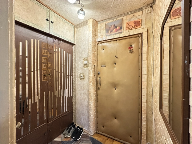 Купить квартиру на вторичке в Москве. Вариант № 7598814, 9, площадь -  квм, цена 11200000 рублей