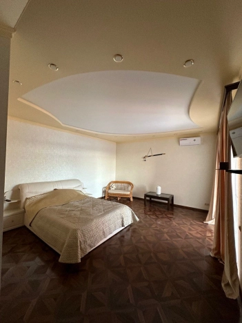 Купить дом в Омске. Вариант № 4520, 19, площадь -  квм, цена 20000000 рублей