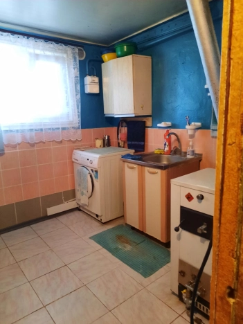 Купить трехкомнатную квартиру на улице Железнодорожная в Тюменской области. Вариант № 43991, 41, площадь -  квм, цена 1300000 рублей