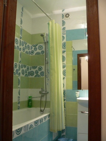 Купить двухкомнатную квартиру у метро площадь Карла Маркса в Новосибирске. Вариант № 2584, 16, площадь -  квм, цена 12000000 рублей