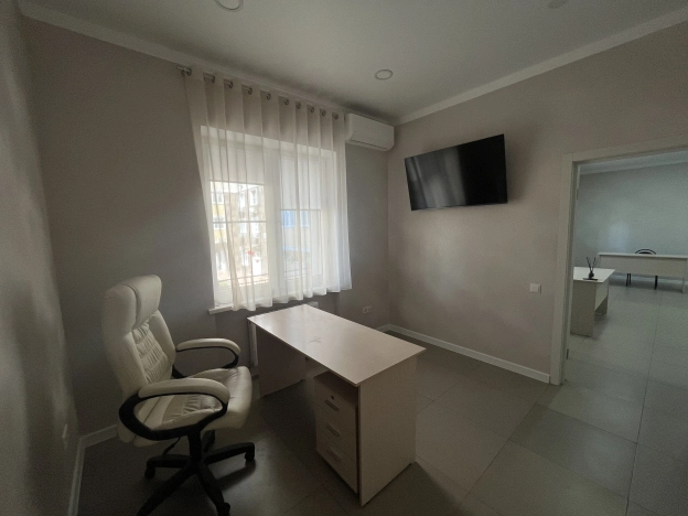 Снять коммерческую недвижимость в Ростове-на-Дону. Вариант № 3474394, 16, площадь -  квм, цена 100000 рублей