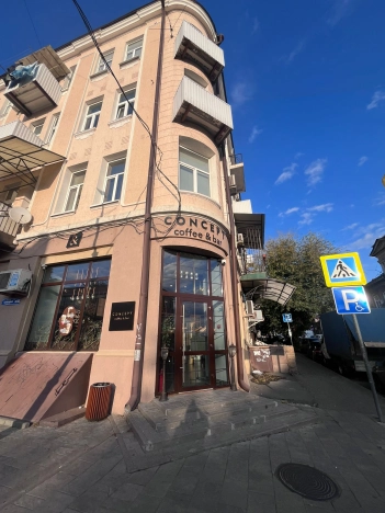 Купить четырехкомнатную квартиру в районе Кировский в Ростове-на-Дону. Вариант № 8372303, 8, площадь -  квм, цена 17000000 рублей