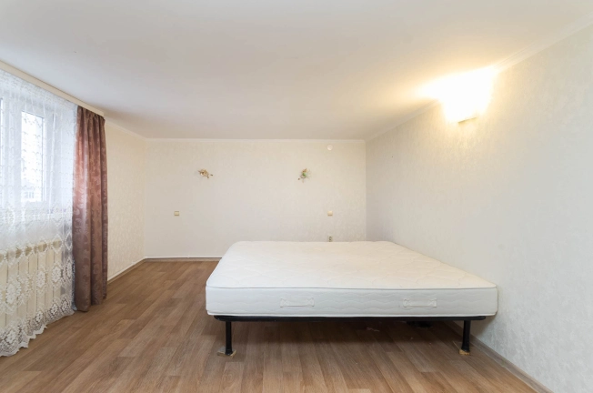 Купить дом в Тюменской области. Вариант № 9652125, 16, площадь -  квм, цена 7900000 рублей