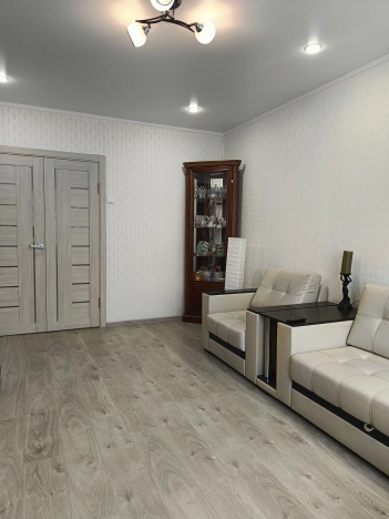 Купить трехкомнатную квартиру в Старом Осколе. Вариант № 9219365, 11, площадь -  квм, цена 6850000 рублей