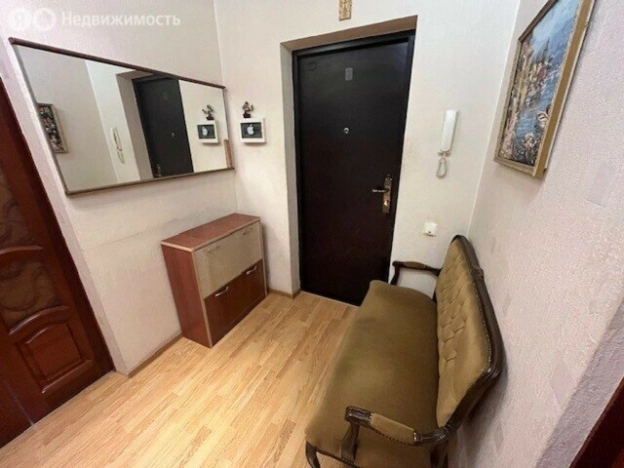 Купить трехкомнатную квартиру на вторичке на улице Медовая Долина в Москве. Вариант № 11039880, 13, площадь -  квм, цена 17600000 рублей