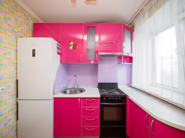 Купить однокомнатную квартиру в Омске. Вариант № 3992076, 2, площадь -  квм, цена 3250000 рублей