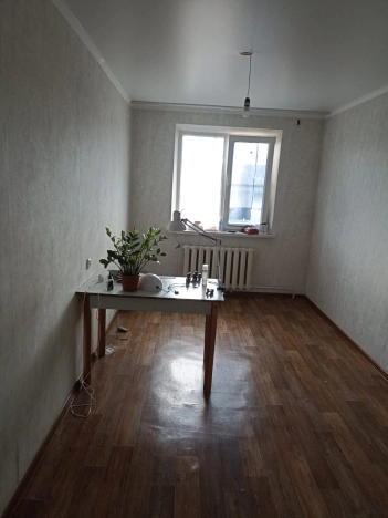 Купить трехкомнатную квартиру на вторичке в Микрорайоне 4-й, Элиста в Элисте. Вариант № 17250, 7, площадь -  квм, цена 3990000 рублей