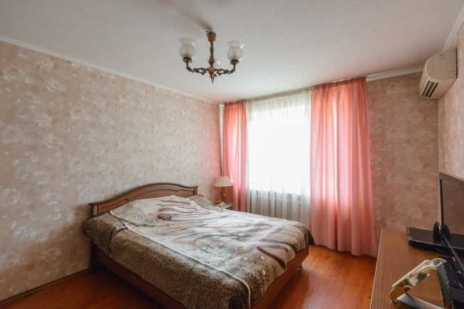 Купить трехкомнатную квартиру в районе Кировский в Ростове-на-Дону. Вариант № 26209, 8, площадь -  квм, цена 16500000 рублей