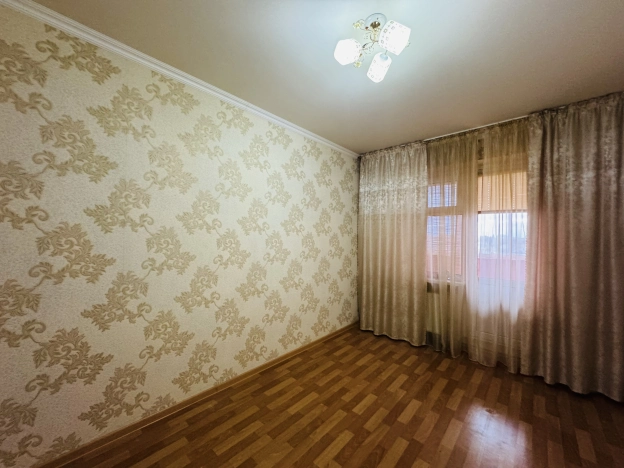 Купить трехкомнатную квартиру в Старом Осколе. Вариант № 6166301, 8, площадь -  квм, цена 7700000 рублей