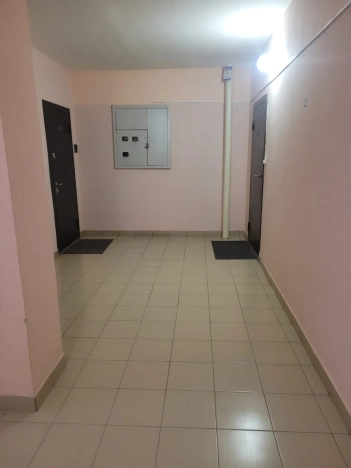 Купить трехкомнатную квартиру в Микрорайоне Бугринская роща, Кировский район в Новосибирске. Вариант № 25599, 38, площадь -  квм, цена 9500000 рублей