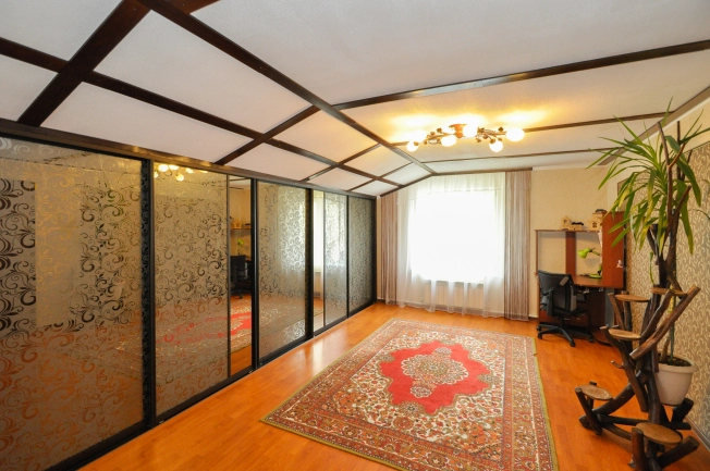 Купить дом в районе Калининский в Новосибирске. Вариант № 43514, 22, площадь -  квм, цена 11500000 рублей