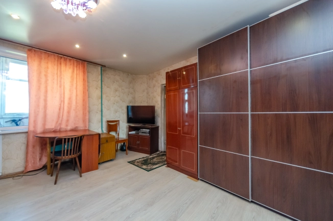 Купить четырехкомнатную квартиру в Новосибирской области. Вариант № 7222795, 1, площадь -  квм, цена 9900000 рублей