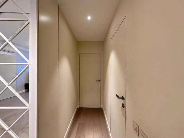 Купить трехкомнатную квартиру у метро Генерала Тюленева в Москве. Вариант № 10597375, 13, площадь - квм, цена 26000000 рублей