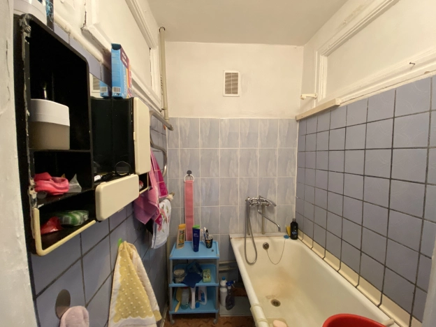 Купить трехкомнатную квартиру в Ярославской области. Вариант № 39860, 6, площадь -  квм, цена 4200000 рублей