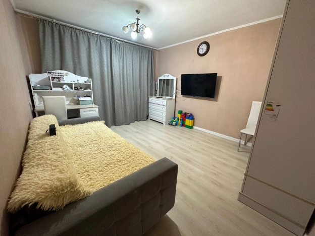 Купить квартиру на улице Комарова в Улан-Удэ. Вариант № 9143955, 1, площадь -  квм, цена 7100000 рублей