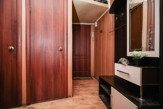 Купить двухкомнатную квартиру в Омске. Вариант № 8511441, 17, площадь -  квм, цена 4000000 рублей