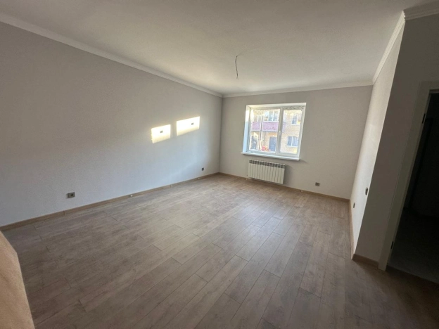 Купить таунхаус в Элисте. Вариант № 5530129, 4, площадь -  квм, цена 9500000 рублей