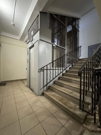 Купить квартиру в Москве. Вариант № 8431412, 15, площадь -  квм, цена 21000000 рублей