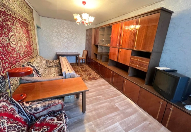 Купить трехкомнатную квартиру в Калуге. Вариант № 13431, 8, площадь -  квм, цена 5950000 рублей