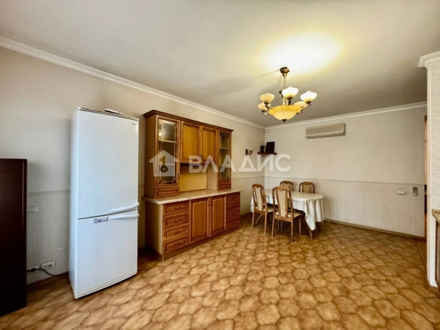 Купить четырехкомнатную квартиру в Старом Осколе. Вариант № 24682, 5, площадь -  квм, цена 9900000 рублей