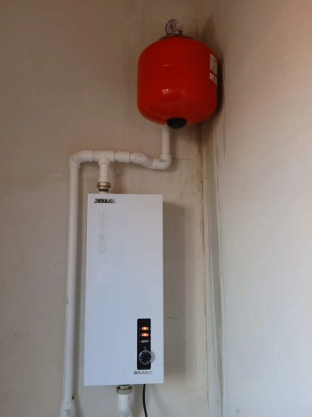 Купить дом в районе Калининский в Новосибирске. Вариант № 33327, 13, площадь -  квм, цена 10800000 рублей