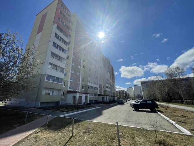 Купить двухкомнатную квартиру на вторичке в Микрорайоне 4-й, Тобольск в Тобольске. Вариант № 10180, 11, площадь -  квм, цена 5400000 рублей