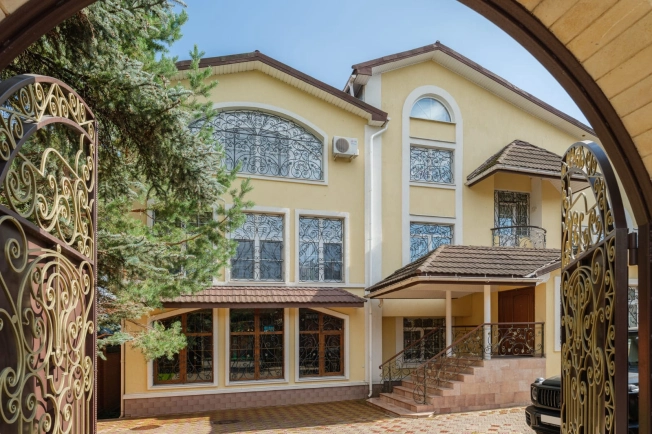 Купить дом у метро Румянцево в Москве. Вариант № 15551, 1, площадь -  квм, цена 145000000 рублей