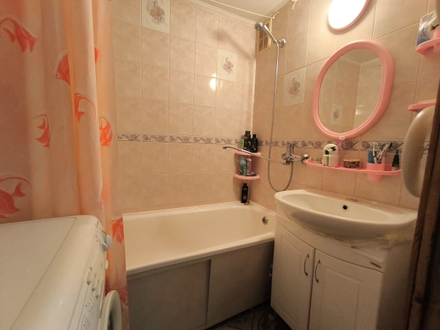 Купить трехкомнатную квартиру на улице Железнякова в Белгороде. Вариант № 2089579, 18, площадь - квм, цена 5600000 рублей