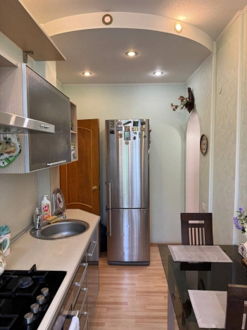 Купить трехкомнатную квартиру в районе Автозаводский в Нижнем Новгороде. Вариант № 50087, 18, площадь -  квм, цена 9750000 рублей