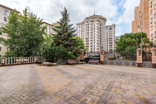 Купить квартиру в Москве. Вариант № 7607537, 21, площадь -  квм, цена 265460000 рублей