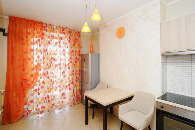 Купить однокомнатную квартиру в Омске. Вариант № 41010, 5, площадь -  квм, цена 5400000 рублей