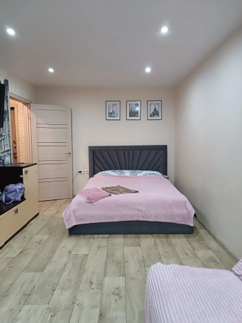 Купить однокомнатную квартиру в районе Ворошиловский в Волгограде. Вариант № 12217, 3, площадь -  квм, цена 4730000 рублей