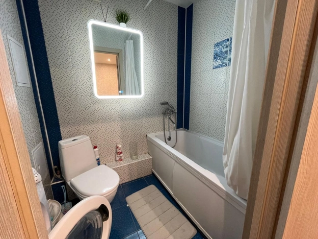 Купить квартиру на вторичке на улице Академика Иванова в Московской области. Вариант № 10425322, 5, площадь -  квм, цена 3250000 рублей