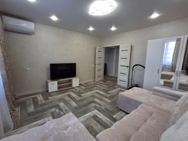 Снять квартиру в Тобольске. Вариант № 9552629, 12, площадь -  квм, цена 60000 рублей