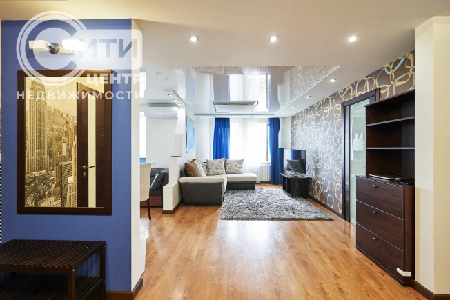 Купить трехкомнатную квартиру в районе Центральный в Воронеже. Вариант № 53484, 8, площадь -  квм, цена 8999000 рублей