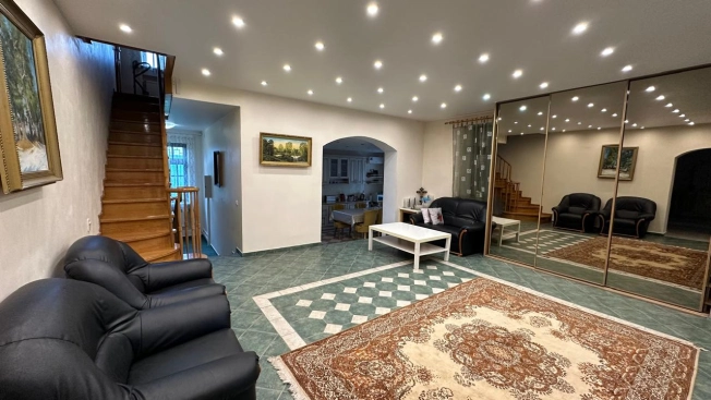 Купить дом в Москве. Вариант № 12160, 26, площадь - квм, цена 27000000 рублей