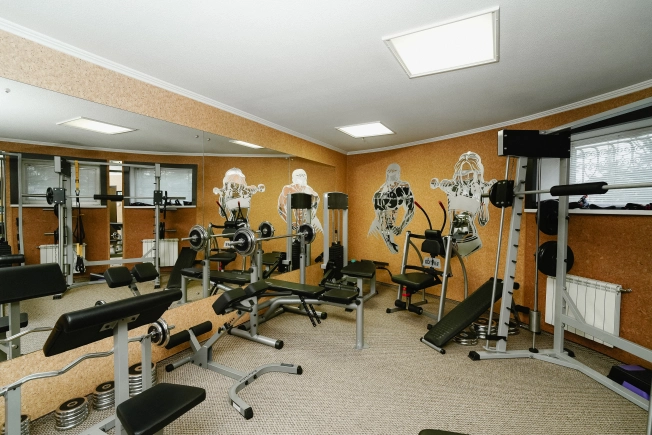 Купить дом в Омске. Вариант № 1418502, 24, площадь -  квм, цена 69000000 рублей