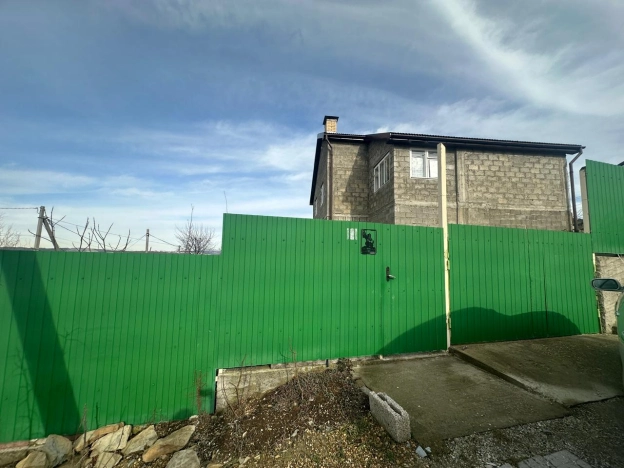 Купить дом на улице Центральная в Краснодарском крае. Вариант № 38357, 24, площадь -  квм, цена 9700000 рублей