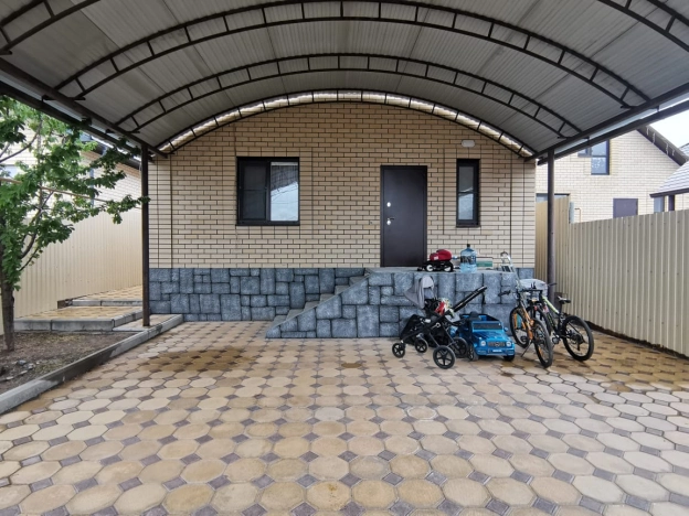 Купить дом в Элисте. Вариант № 40214, 1, площадь -  квм, цена 11000000 рублей