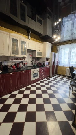 Купить квартиру в Омске. Вариант № 32671, 3, площадь -  квм, цена 10450000 рублей